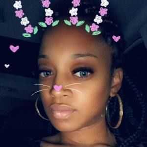 Meet your Posher, Mika